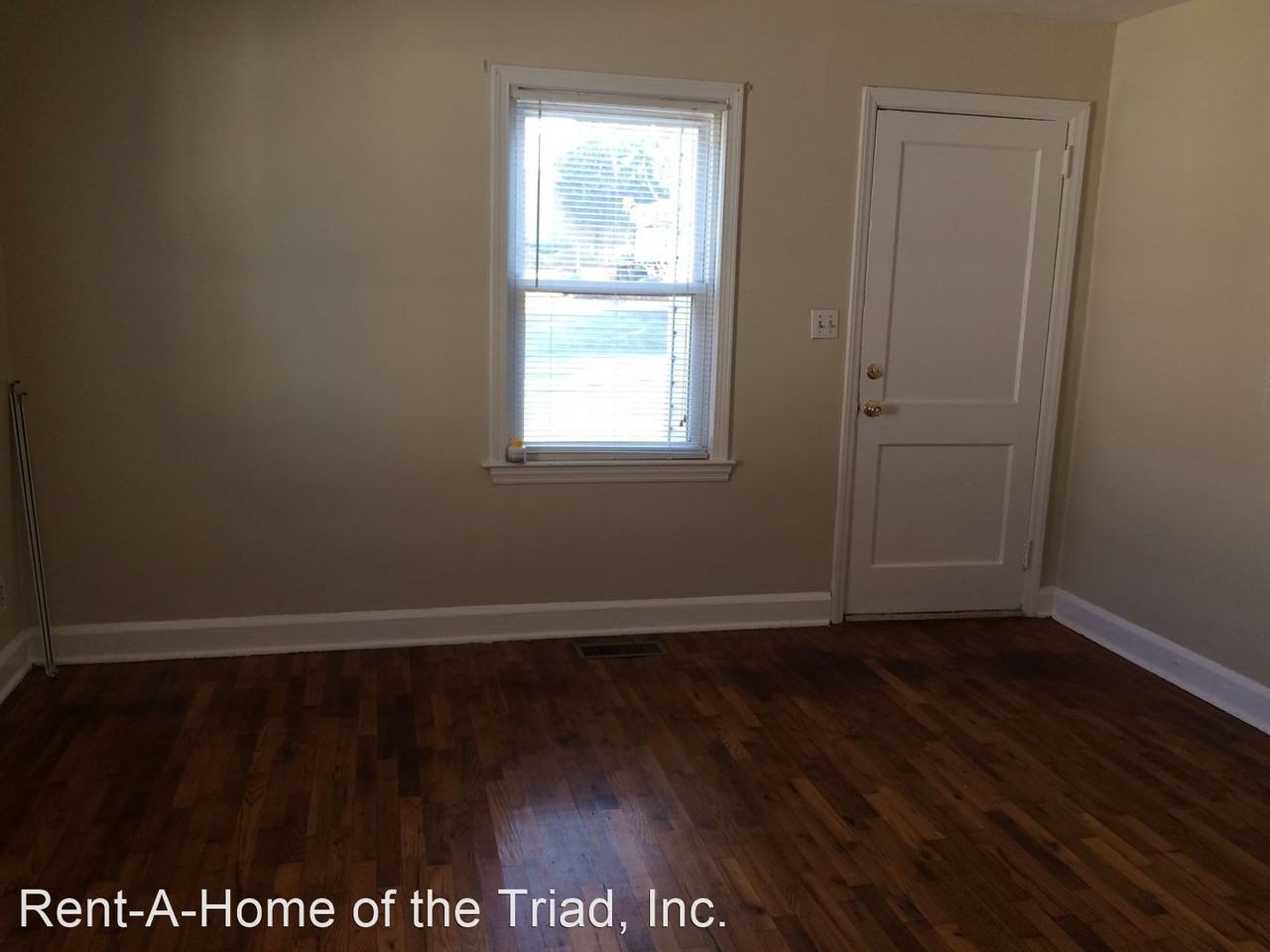 718 Warren St Apt A - Photo 2 of 7