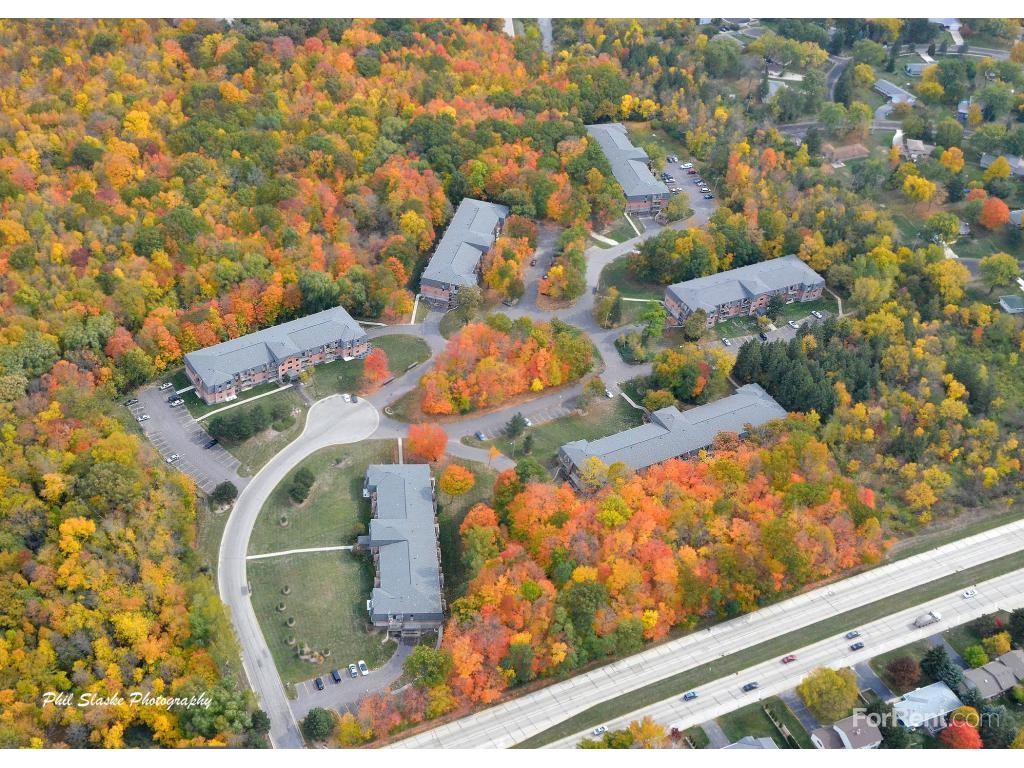 Pinewood Creek Apartments 3150 S Moorland Rd, New Berlin, WI 53151