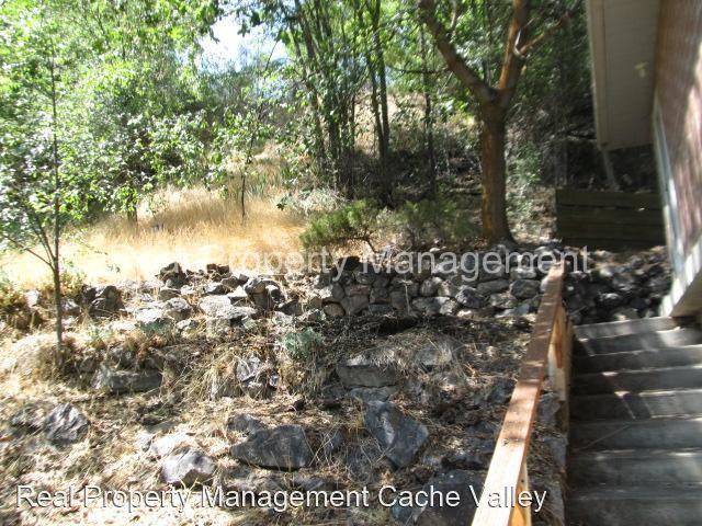 755 Canyon Rd - Photo 2 of 11