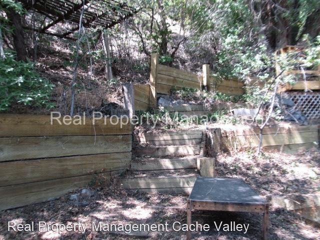 755 Canyon Rd - Photo 3 of 11