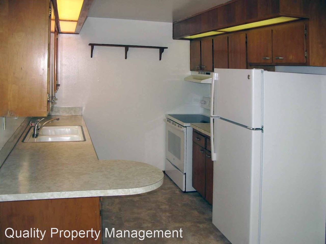 635 S 5th St - Photo 2 of 8