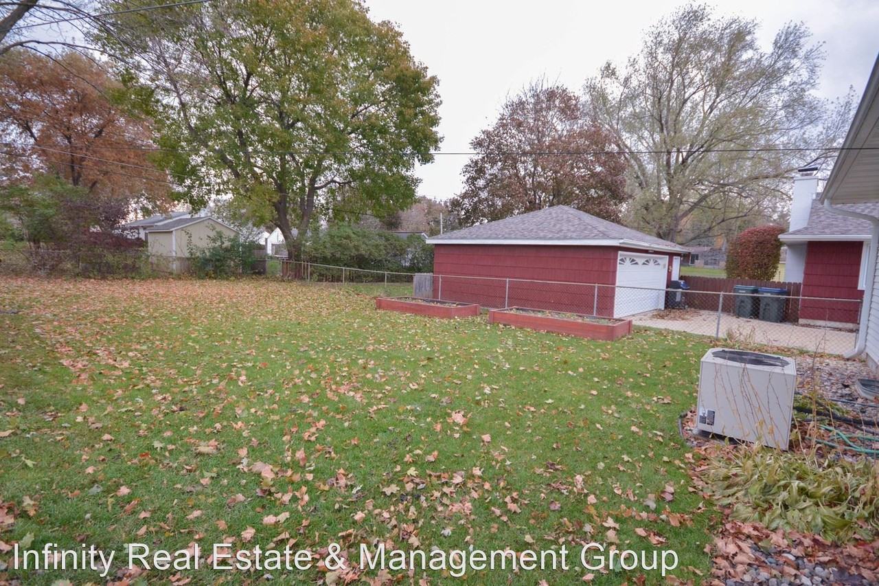 2529 17th Ave Nw - Photo 2 of 14