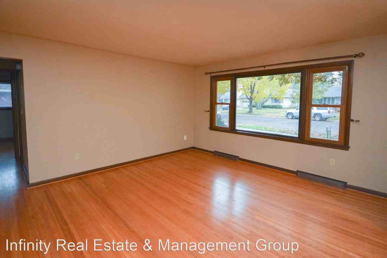 2529 17th Ave Nw - Photo 3 of 14