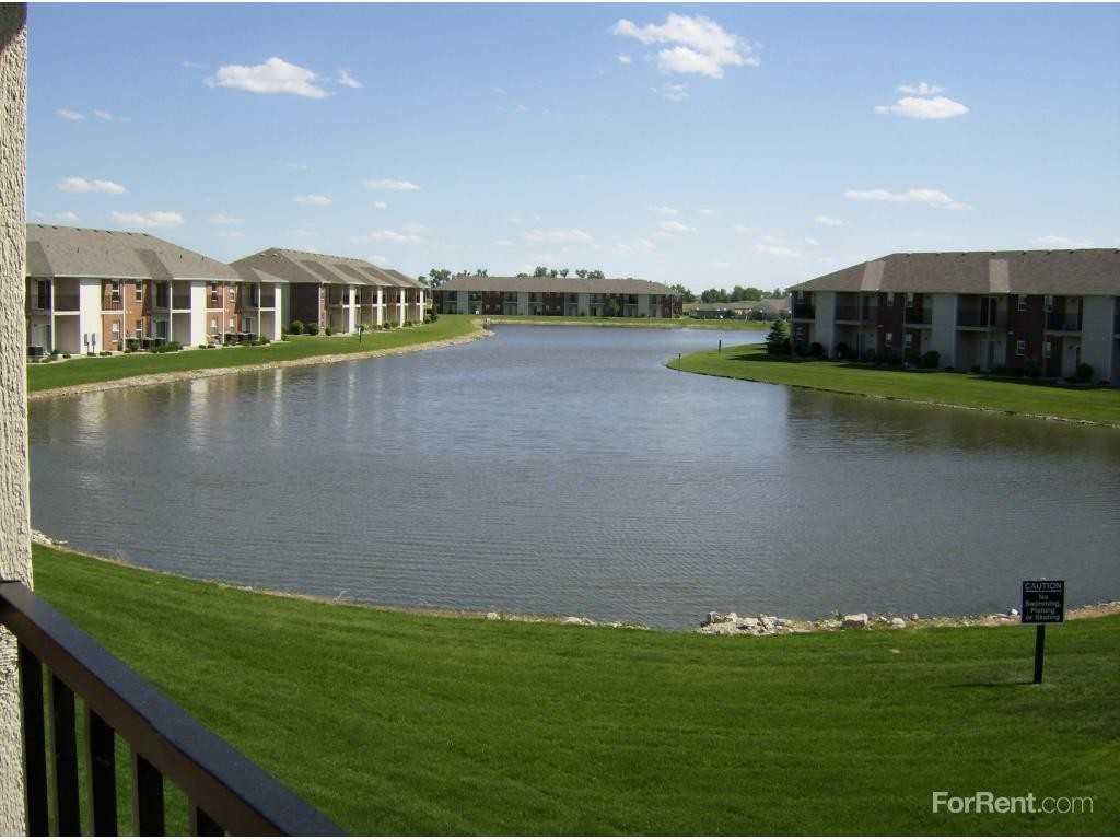 Riverbend Apartment Homes Apartments 117 Lakeview Circle, Grand
