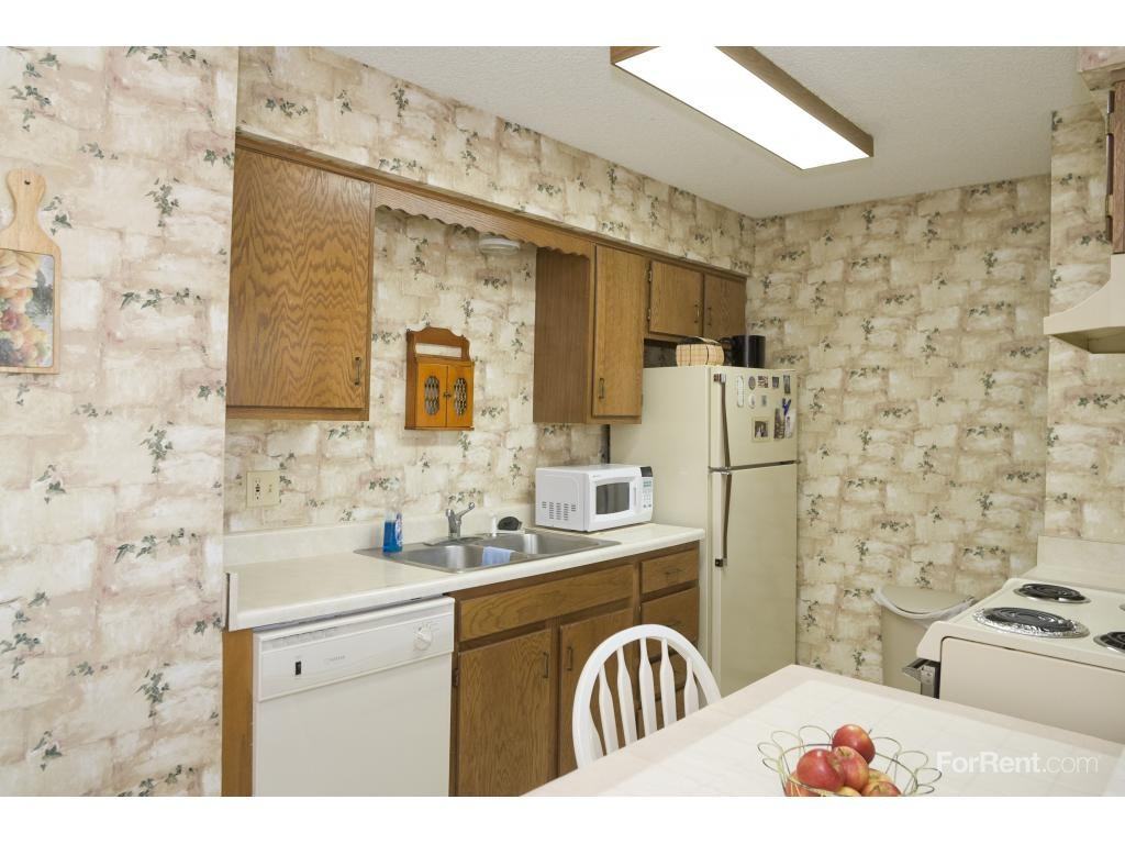 Sandstone Apartments - Photo 3 of 10