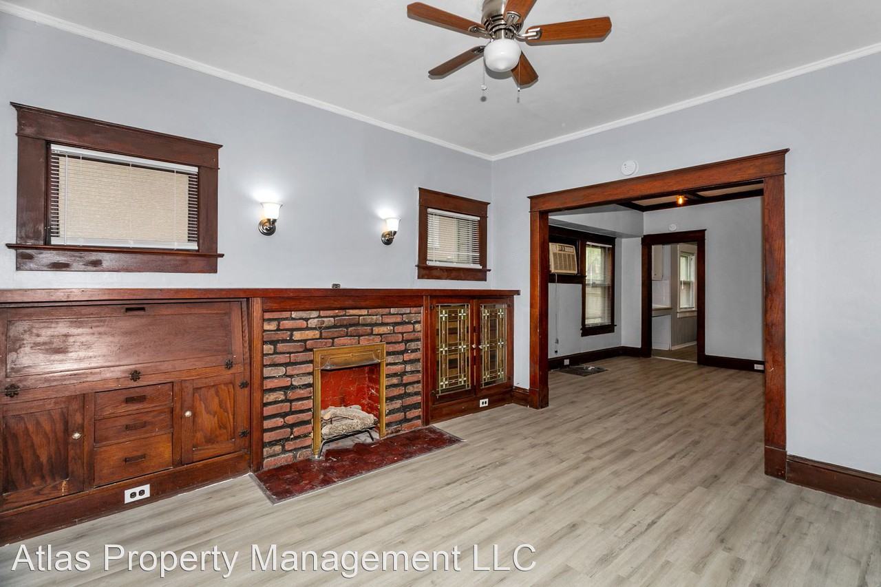 1605 E 43rd St - Photo 3 of 27