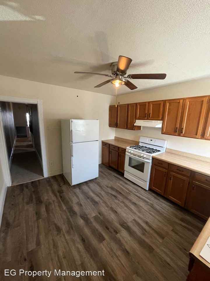 724 State St. - Photo 2 of 6