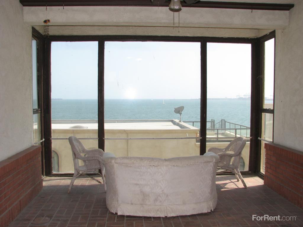 Long Beach Terrace Apartments - Photo 2 of 20