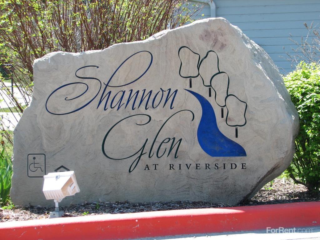 Shannon Glen - Photo 2 of 20
