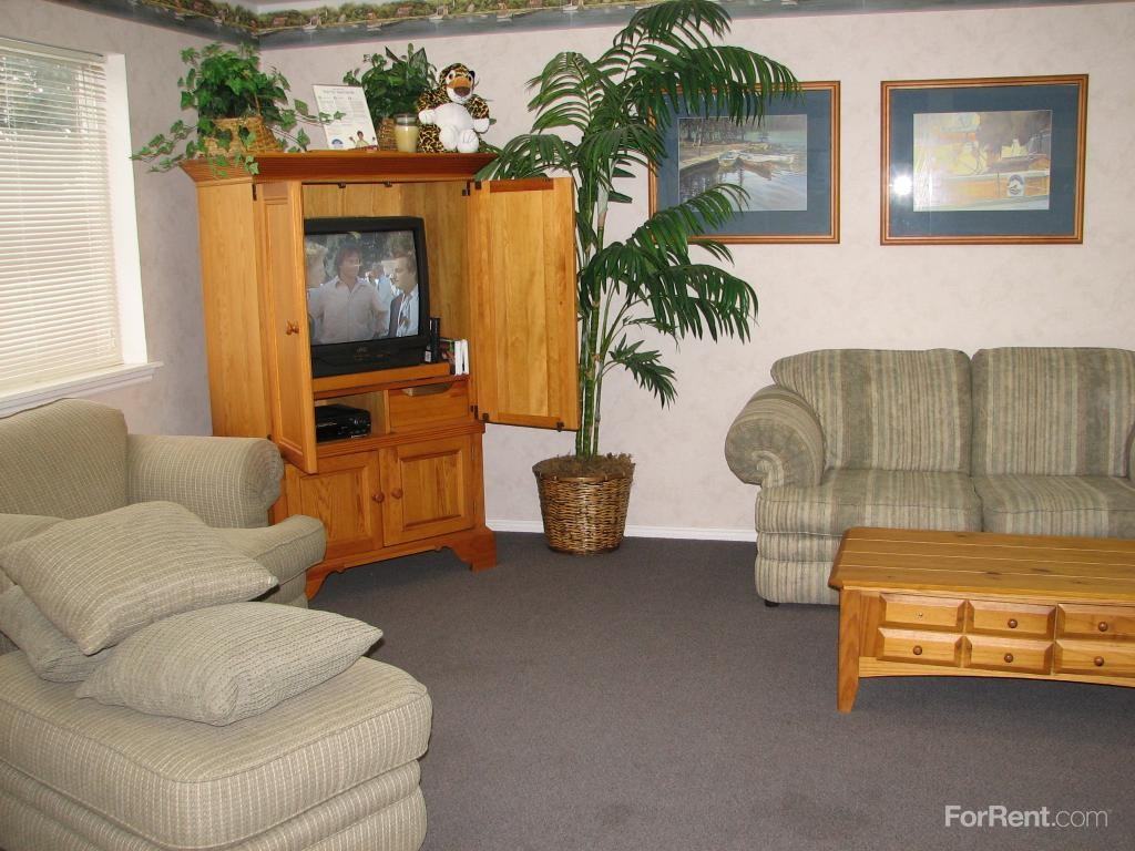 Westport Apartments - Photo 2 of 19