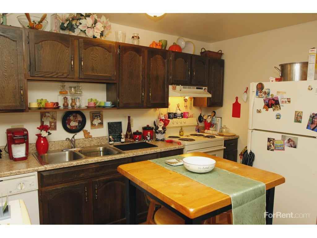 Stardust Plaza Apartments - Photo 2 of 19