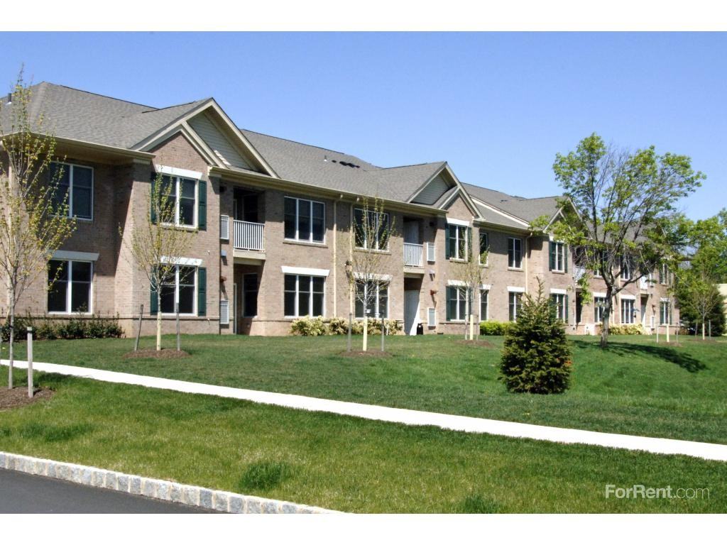 Heritage Court Apartments - Photo 3 of 3