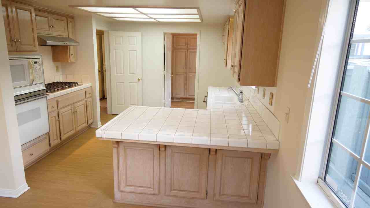 2219 Gates Ave #1 - Photo 6 of 50