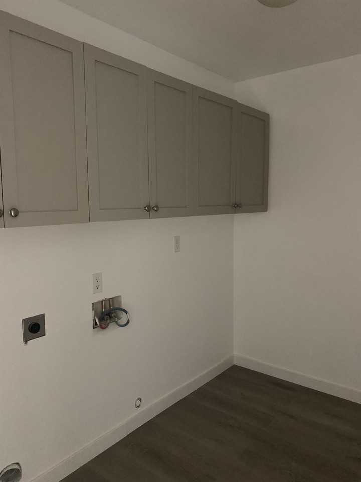 208 Noble St #1 - Photo 6 of 9