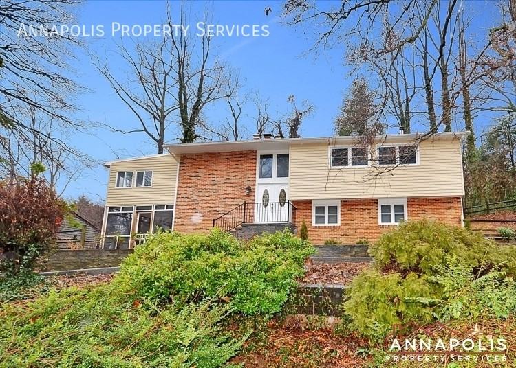 1011 Westway - Photo 2 of 33