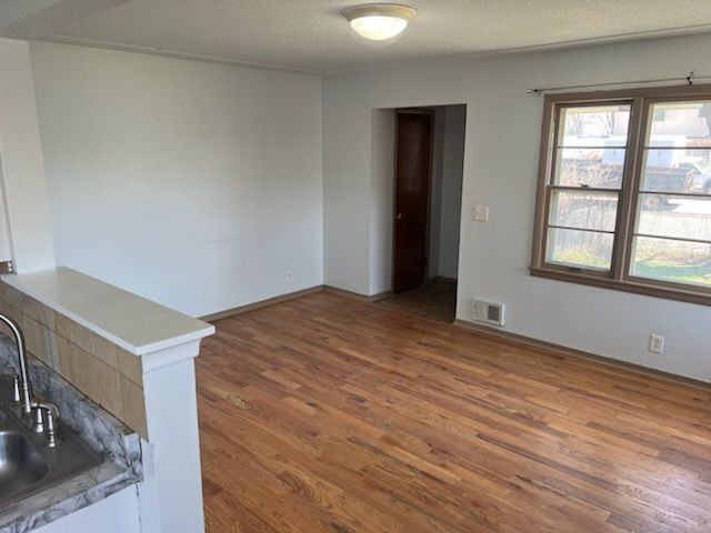 3822 3rd St Ne - Photo 3 of 8