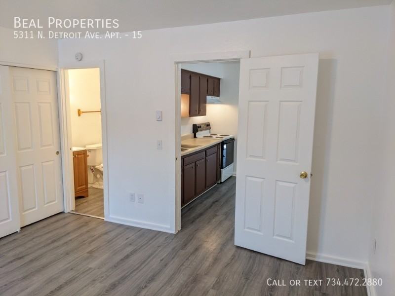 5311 North Detroit Avenue #15 - Photo 3 of 11