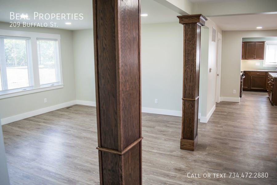 209 Buffalo St - Photo 6 of 30