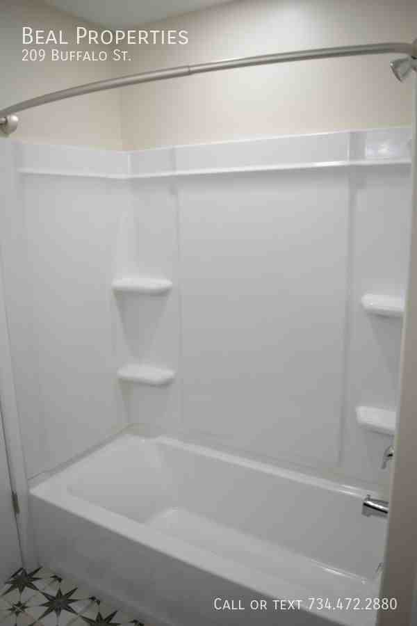 209 Buffalo St - Photo 7 of 30