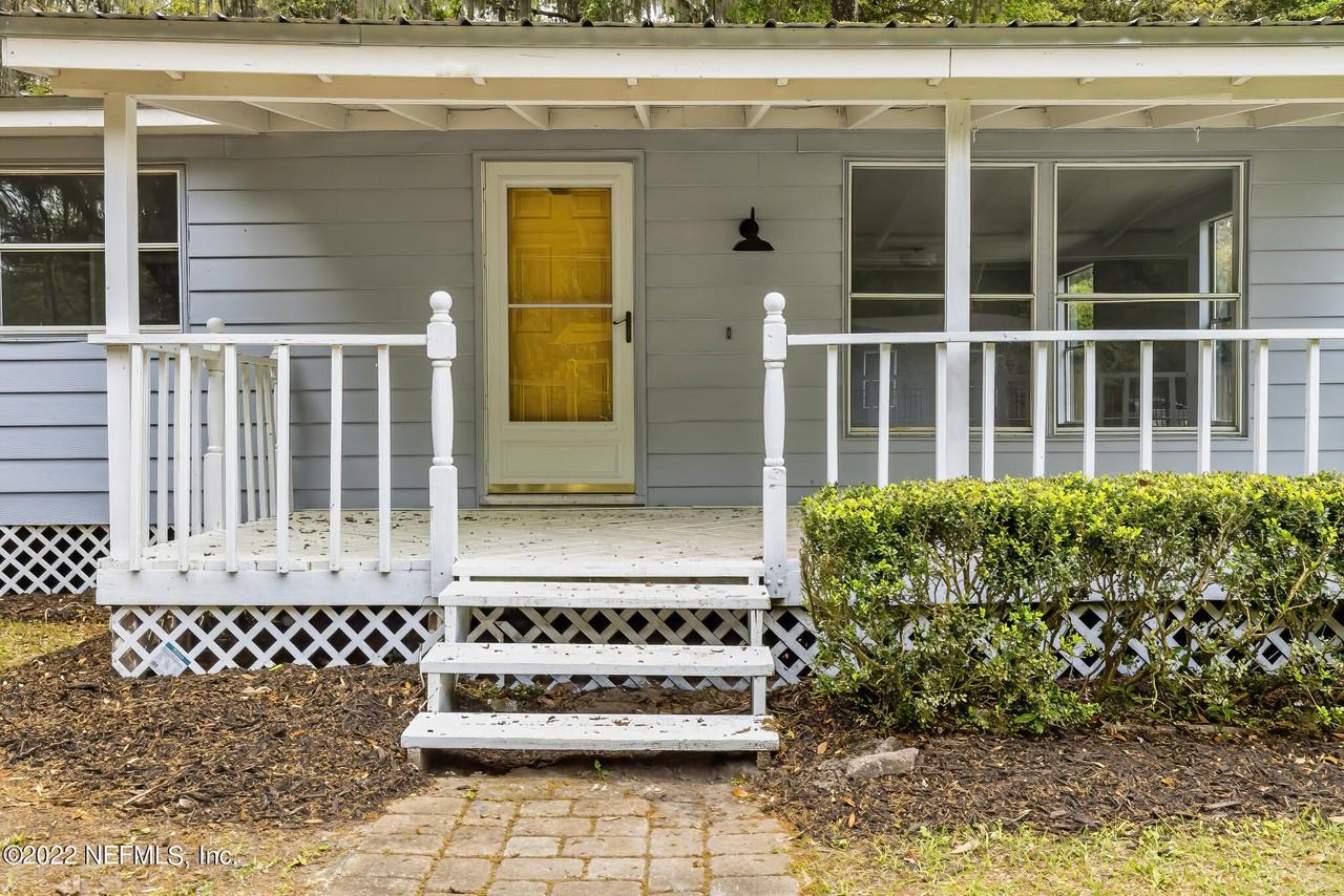 1104 Harmony Dr N - Photo 3 of 26