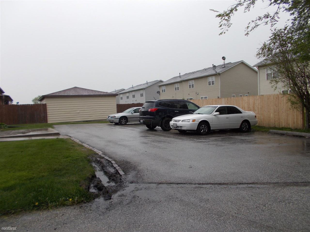 19921 Park Ave - Photo 2 of 3