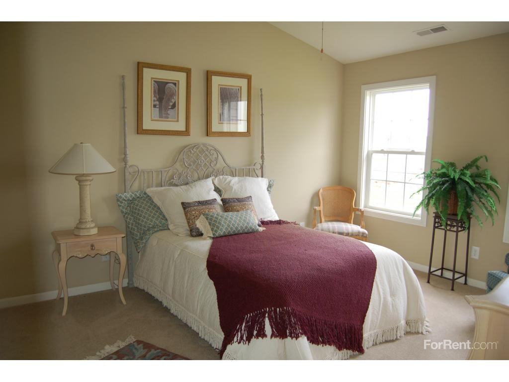 Mansfield Village Townhomes Apartments 412 E County Line Rd