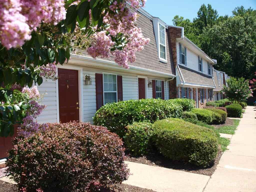 Crown Square Townhomes - Photo 3 of 17