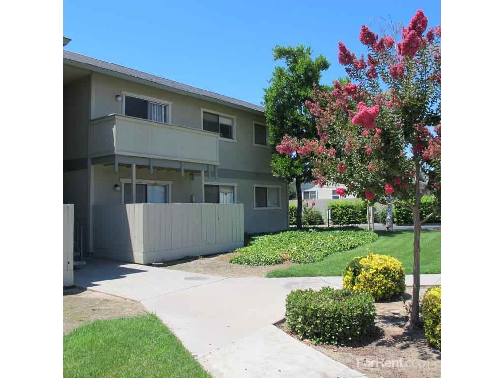 Village Ceres Apartments - Photo 2 of 11