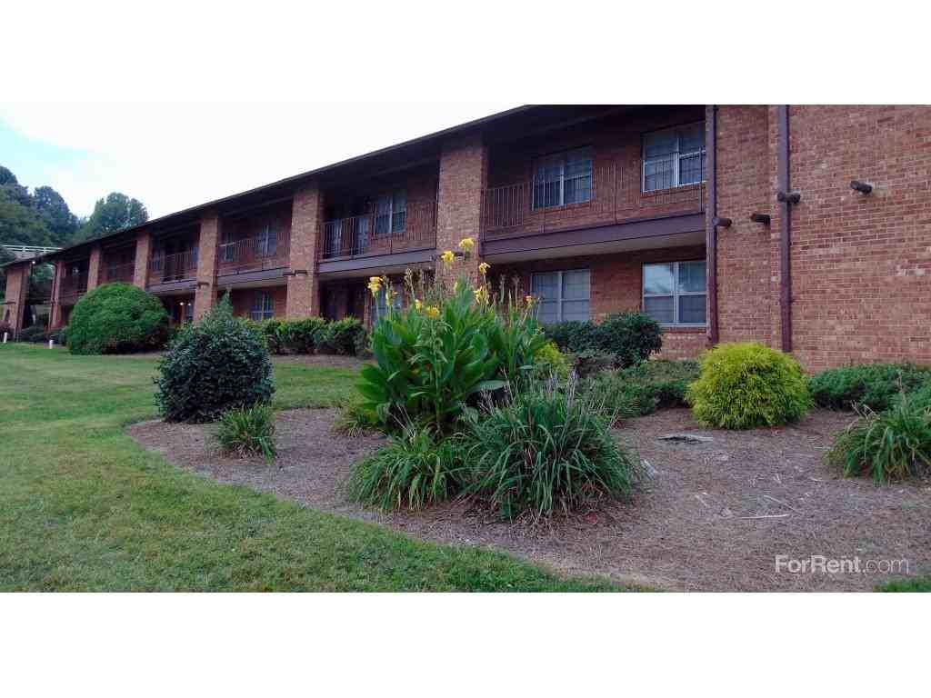 Revolution Crossing - Photo 3 of 20