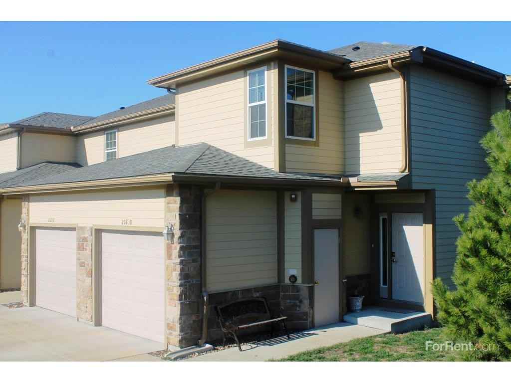 Woodland Townhomes - Photo 2 of 17