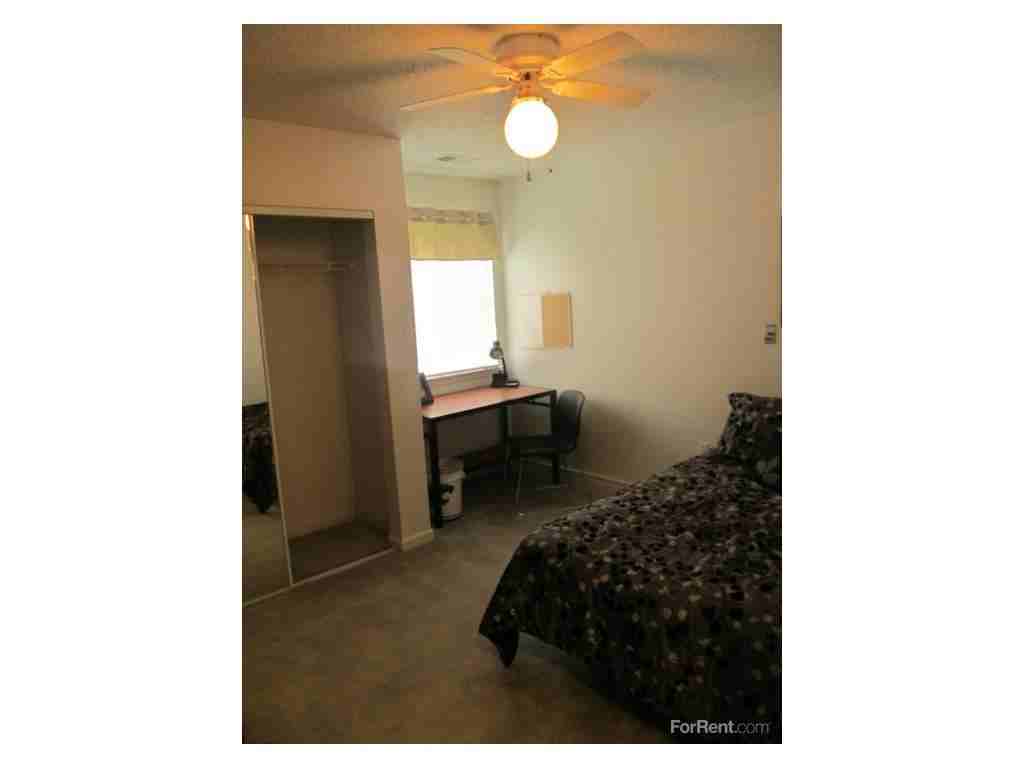 University Crossing - Photo 3 of 3