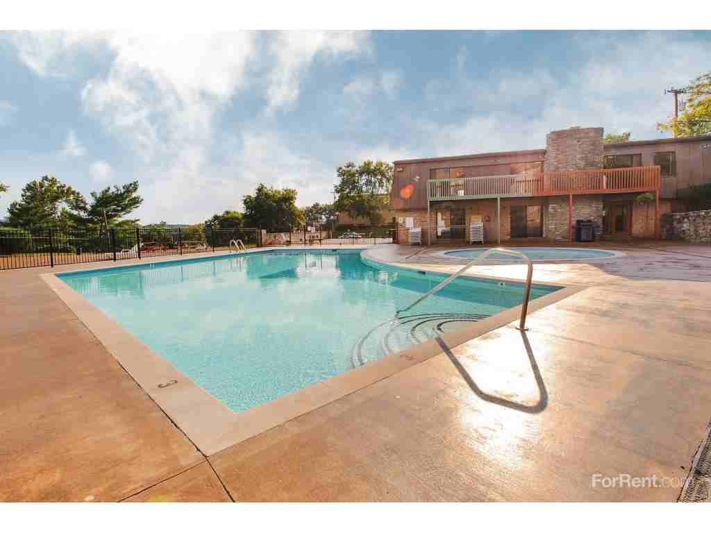 Rolling Hills Apartment Homes - Photo 3 of 20