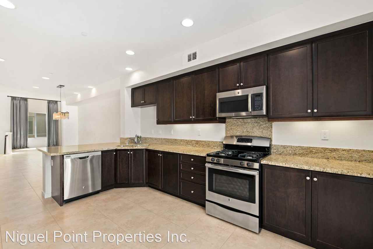 47 Waldorf - Photo 3 of 17