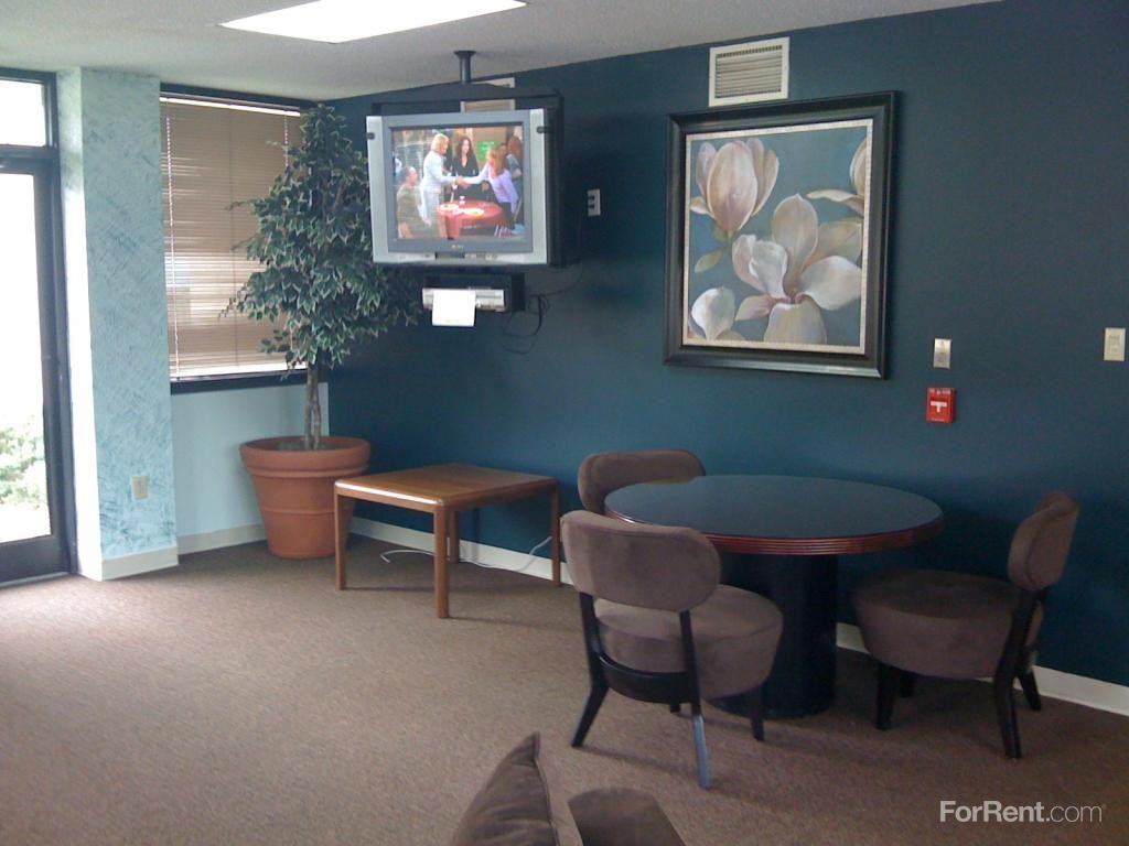 Westgrove Towers - Photo 2 of 9