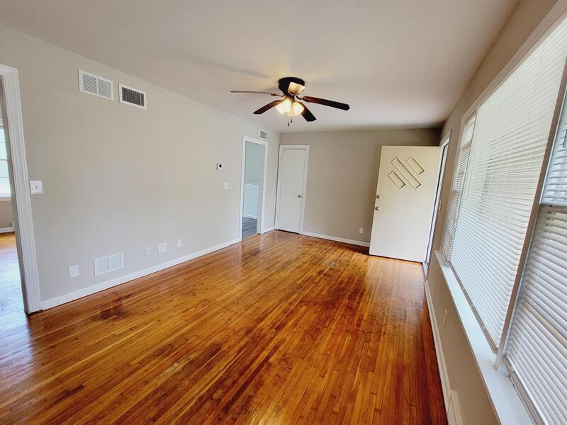 1229 E Cloverdale Dr - Photo 3 of 18