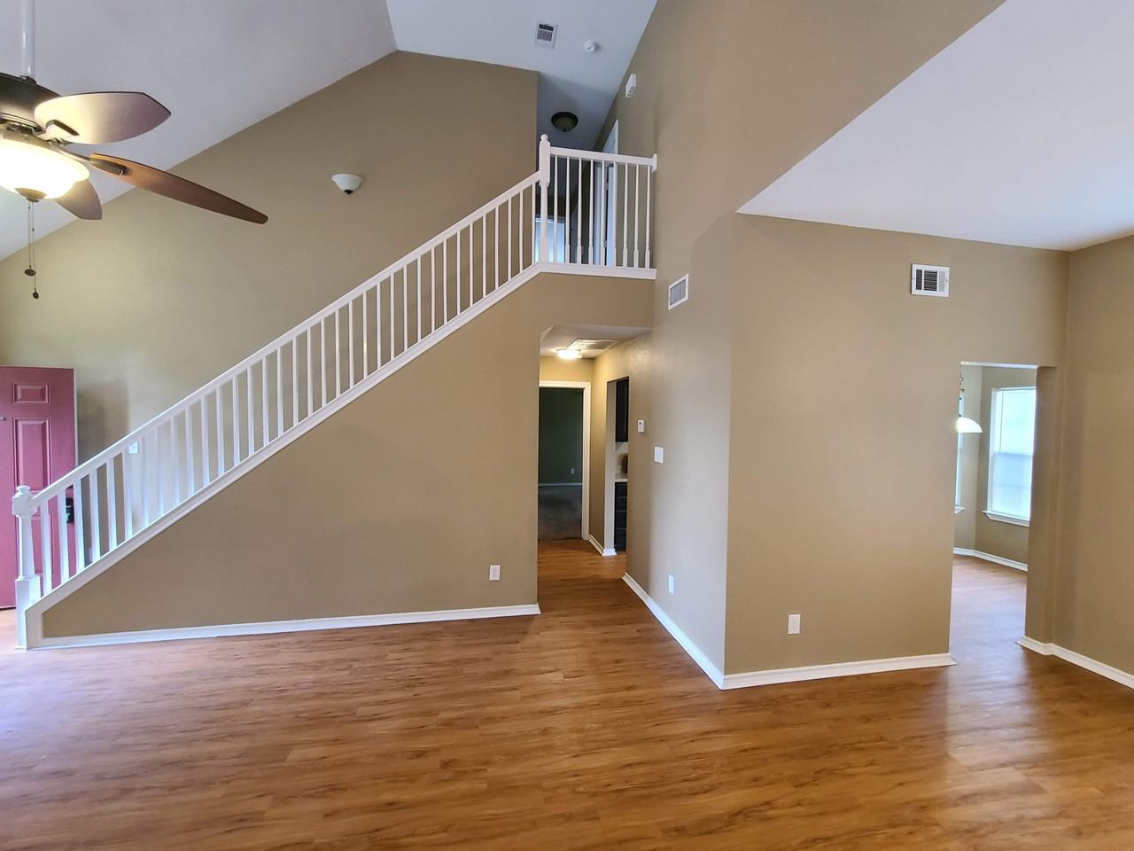 1504 Hollowbrook Ct - Photo 3 of 12