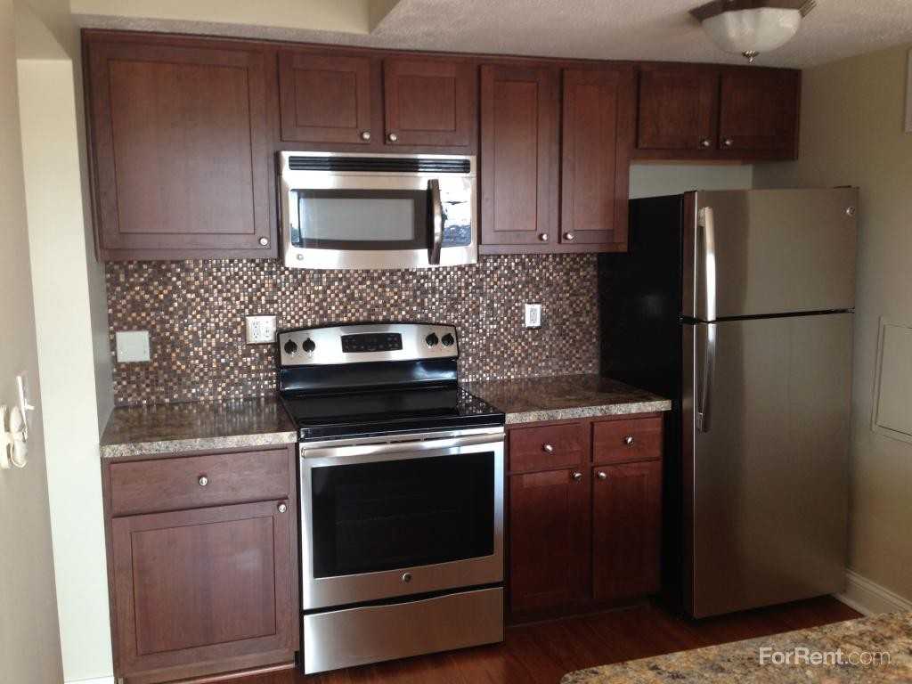 Historic Stolp Island Apartments - Leland Tower - Photo 2 of 19