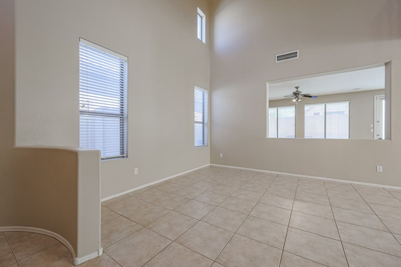 16809 S 30th Ave - Photo 2 of 44