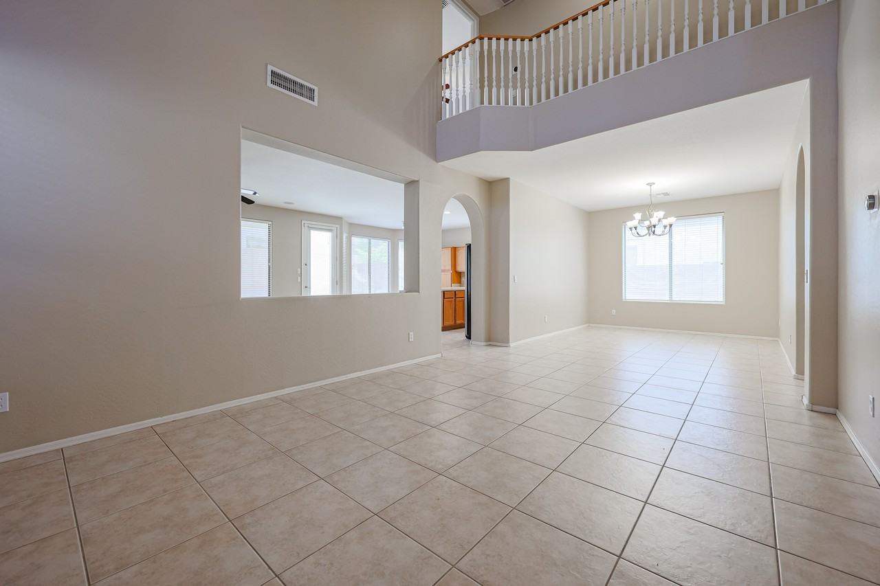 16809 S 30th Ave - Photo 3 of 44