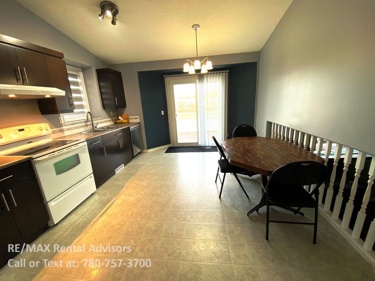 2840 37c Ave Nw - Photo 2 of 24