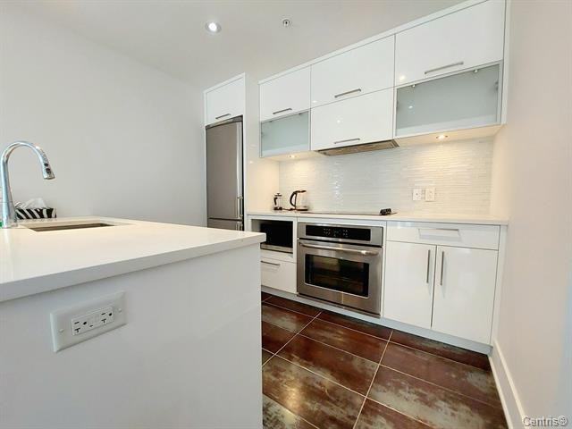 901 Rue De La Commune E #418 - Photo 3 of 30