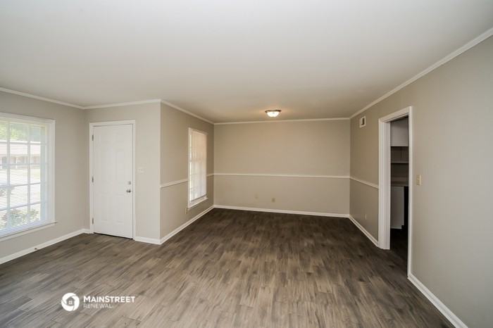 3452 Sophia St - Photo 3 of 16