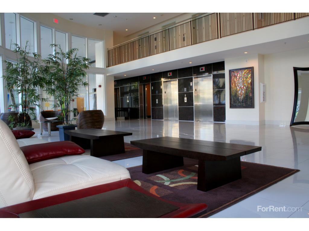 25 Biscayne Park - Photo 2 of 13