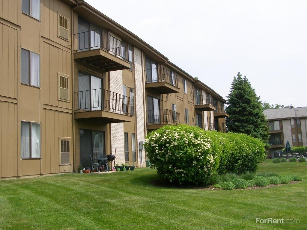 The Pines Apartments - Photo 2 of 3