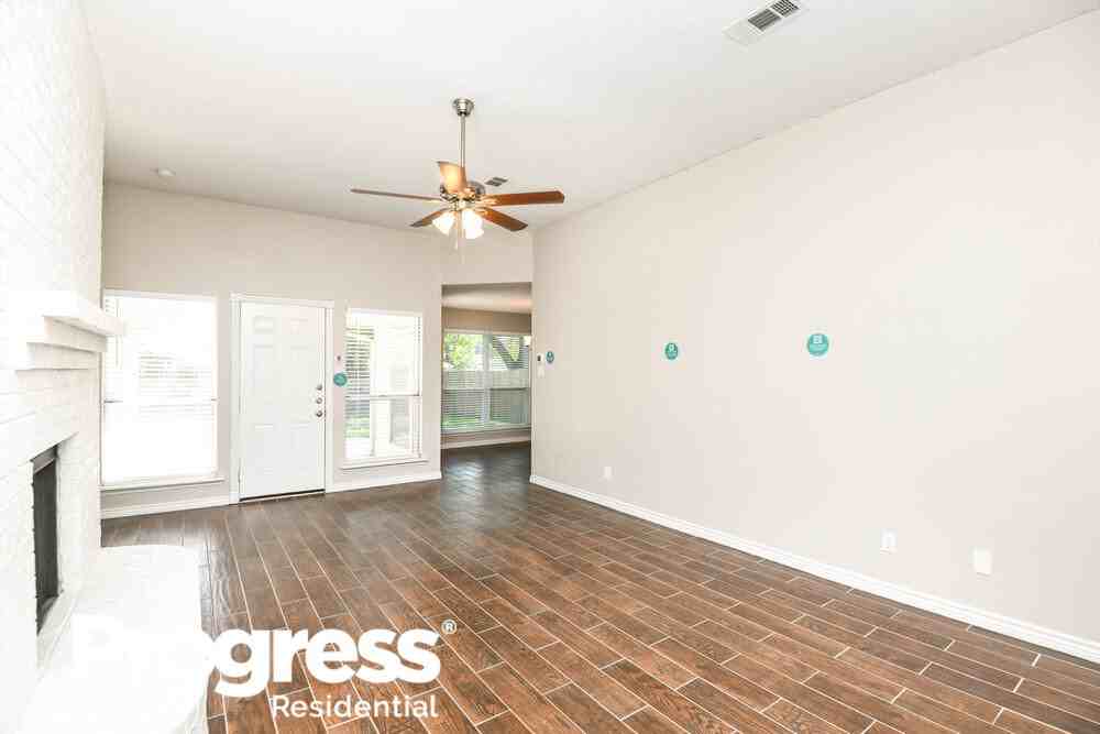 213 N Flaxseed Ln - Photo 3 of 16