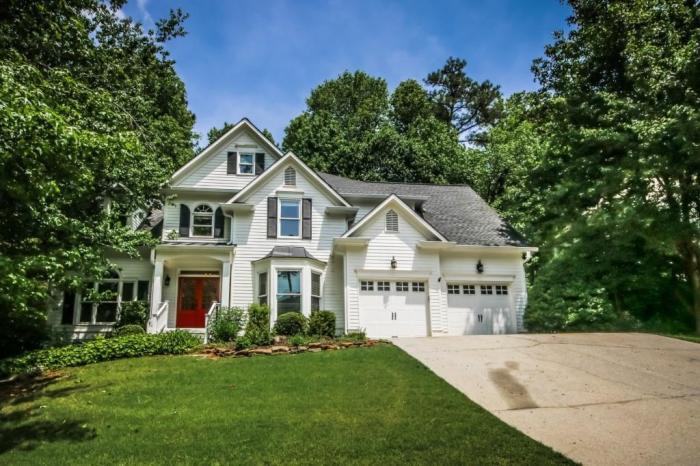 330 Summerlin Dr - Photo 2 of 50