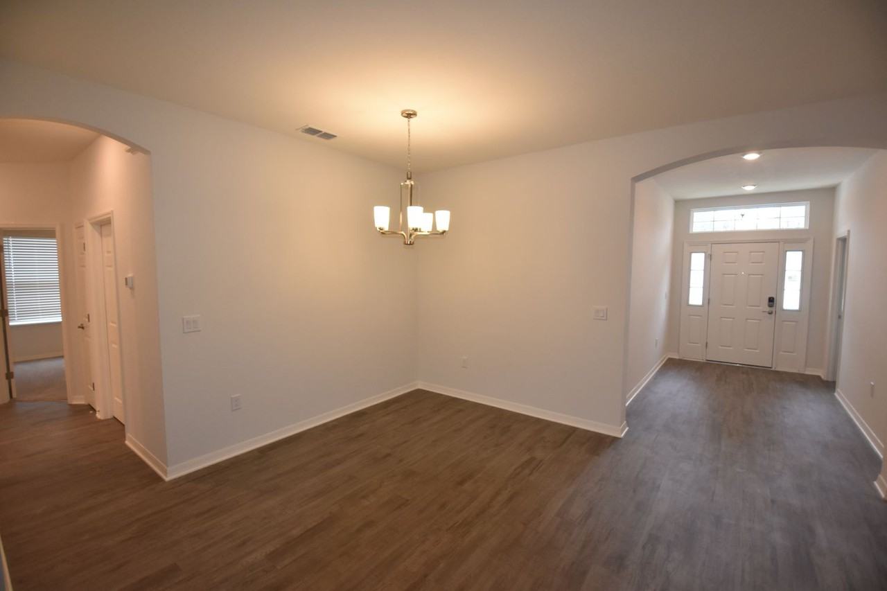 130 St Thomas Dr - Photo 3 of 29