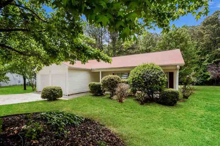 1492 Chaseway Cir - Photo 2 of 18