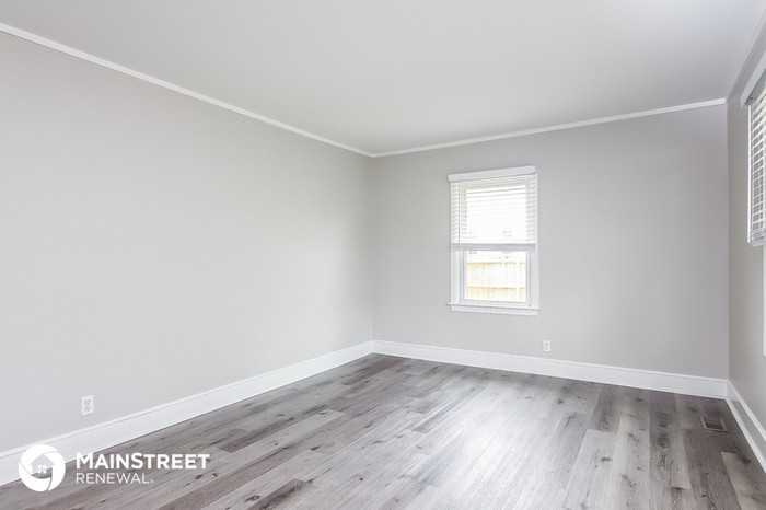 515 Forrest St - Photo 3 of 16