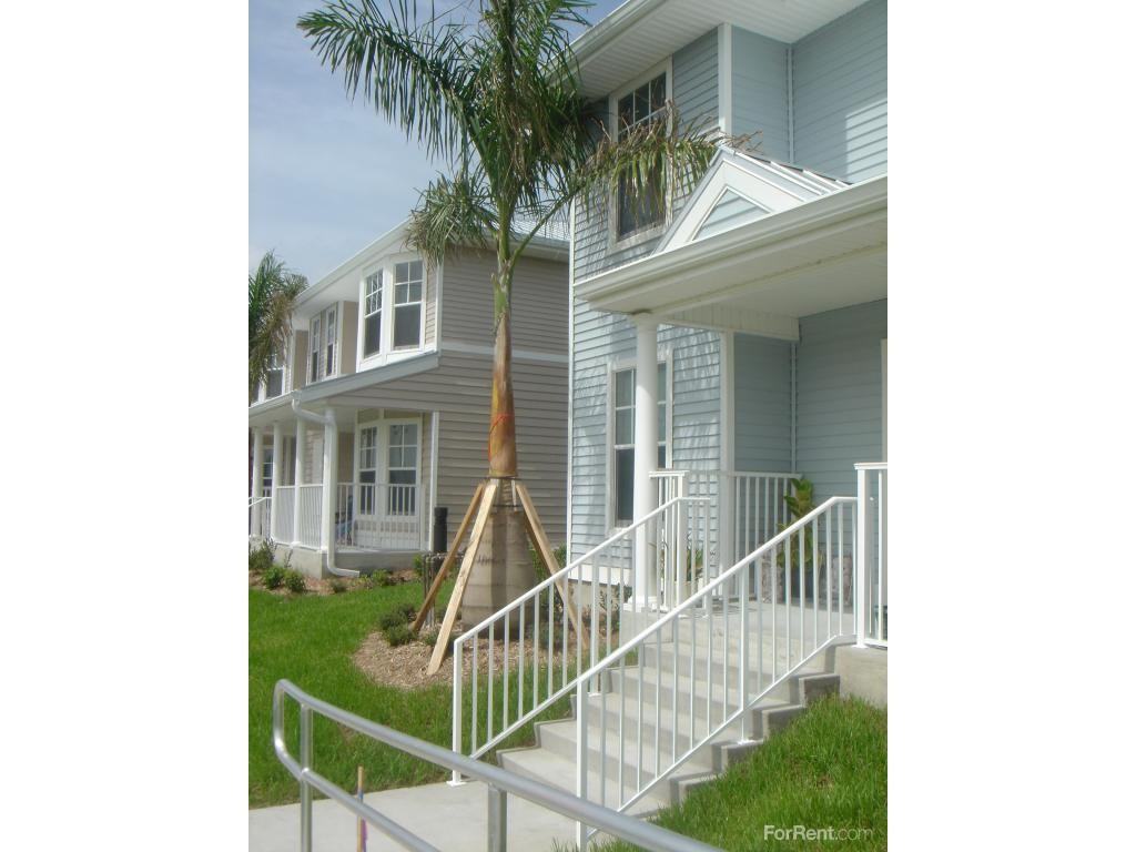 Gulf Breeze - Photo 2 of 3